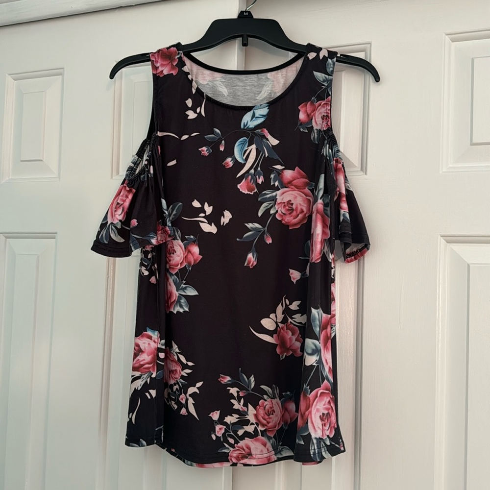 Women’s cold shoulder night out flowered top Medium